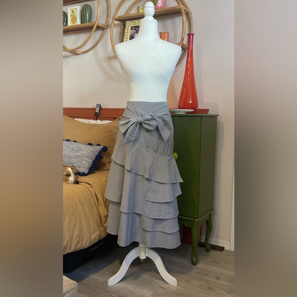 🔆Black and White Layered Ruffle Midi Skirt with Side Zipper and Front Bow🐝